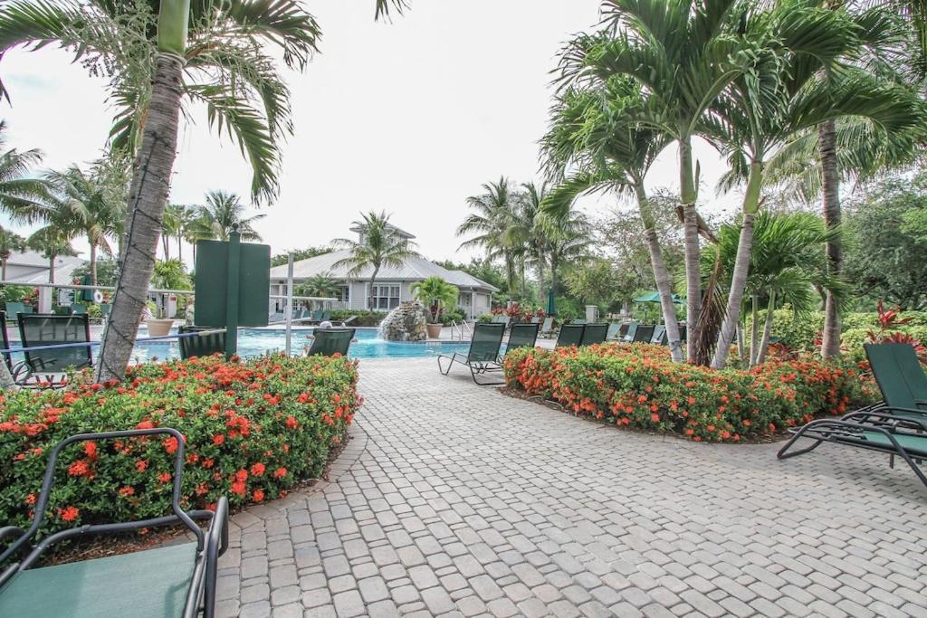 North Naples Free Golf! Stay, Play, Work From Luxury 2Bdr Plus Den 1St Floor Villa In Lely Golf Resort מראה חיצוני תמונה