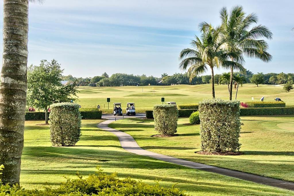 North Naples Free Golf! Stay, Play, Work From Luxury 2Bdr Plus Den 1St Floor Villa In Lely Golf Resort מראה חיצוני תמונה